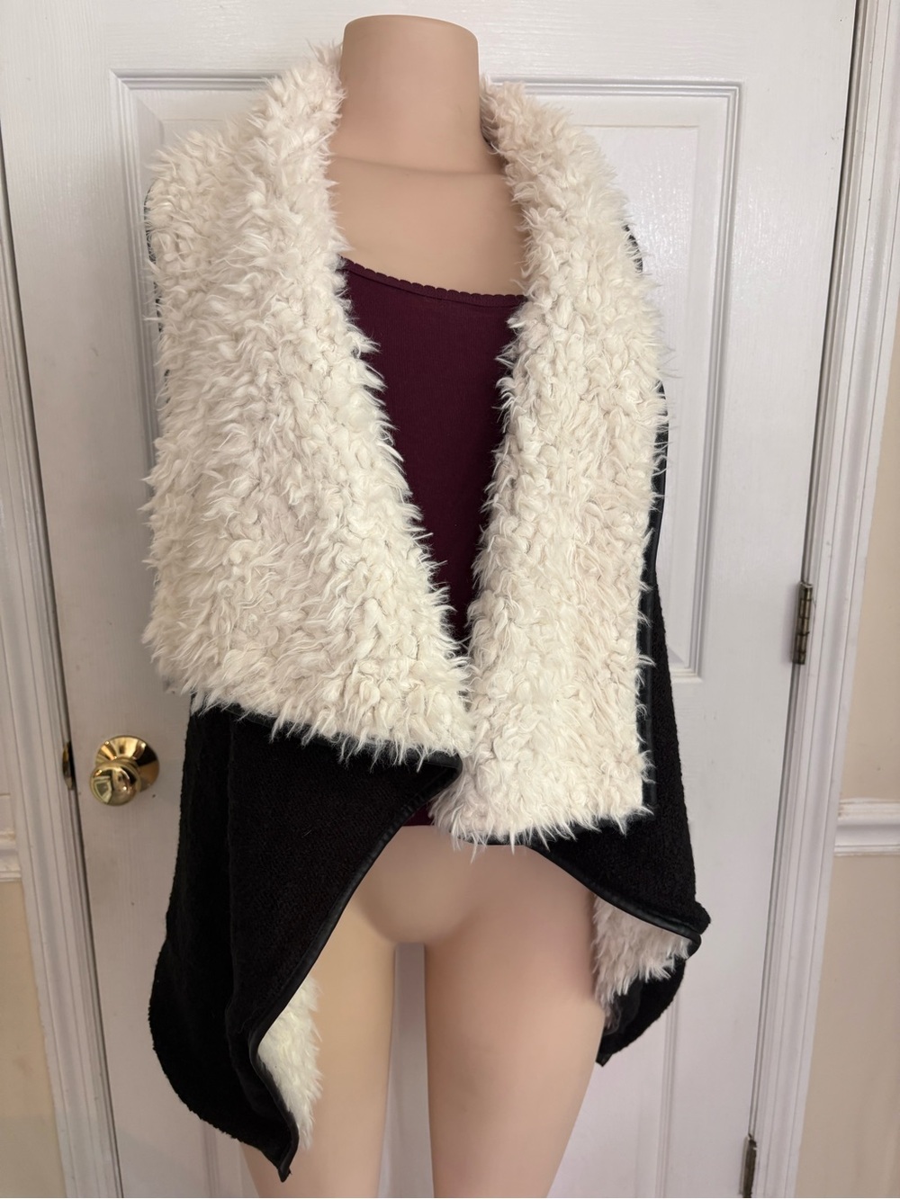 Allison Brittney Womens Large Faux Fur Open Front Sweater Vest Black Cream Soft